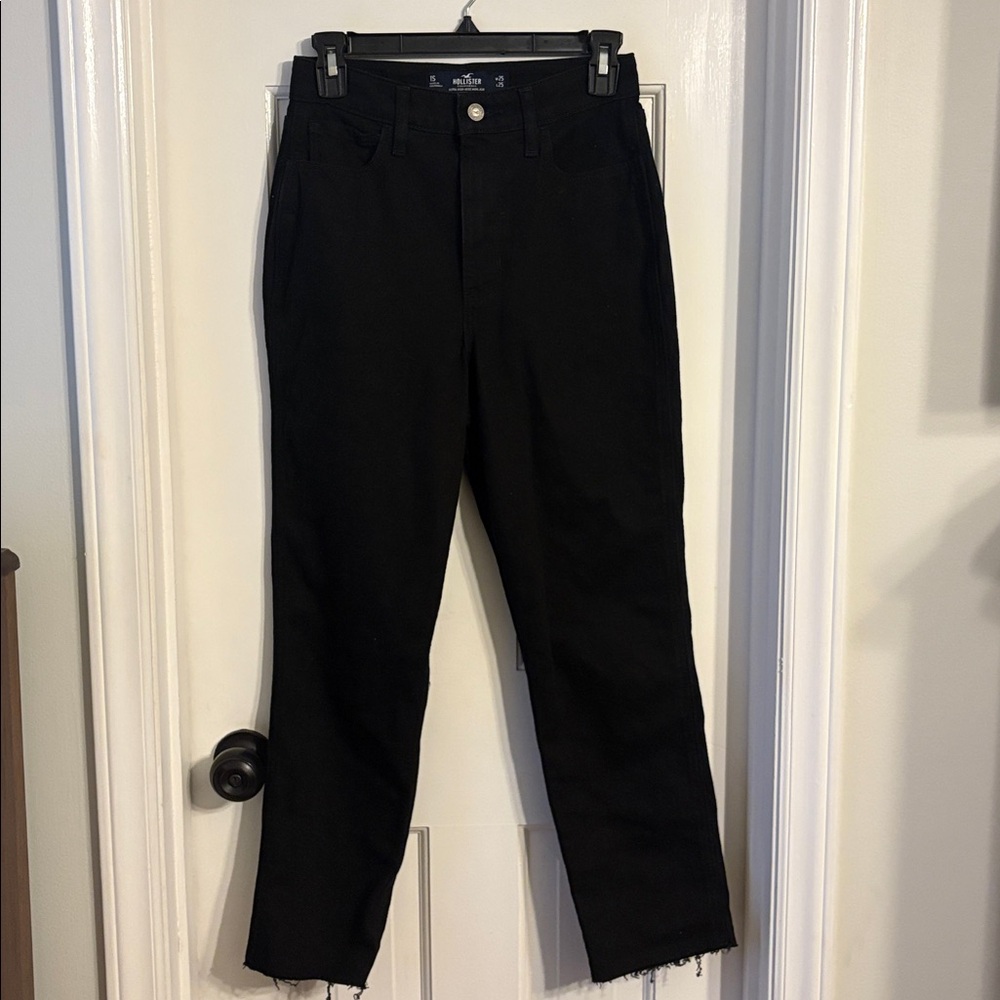 Hollister Black High-Rise Mom Jeans - 1S